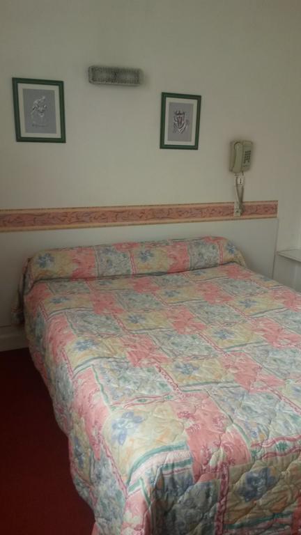 Central Hotel Saint-Priest  Room photo