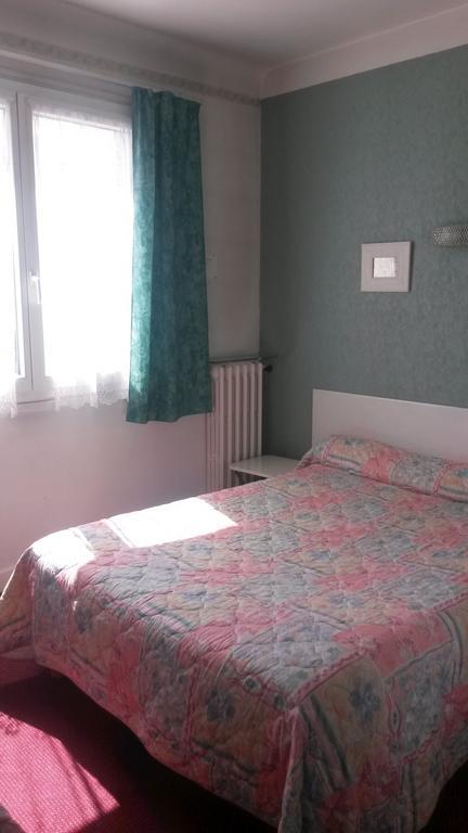 Central Hotel Saint-Priest  Room photo