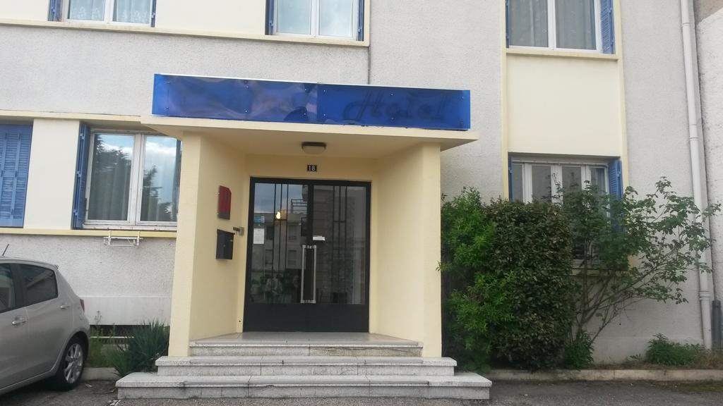 Central Hotel Saint-Priest  Exterior photo